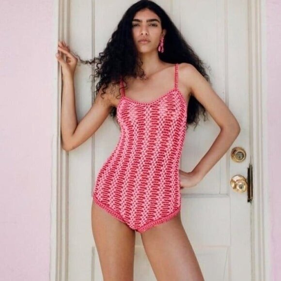ZARA Bloggers Fav Textured Knit Bodysuit Bloggers Favorite Size L Pink & Red NEW - Picture 1 of 6
